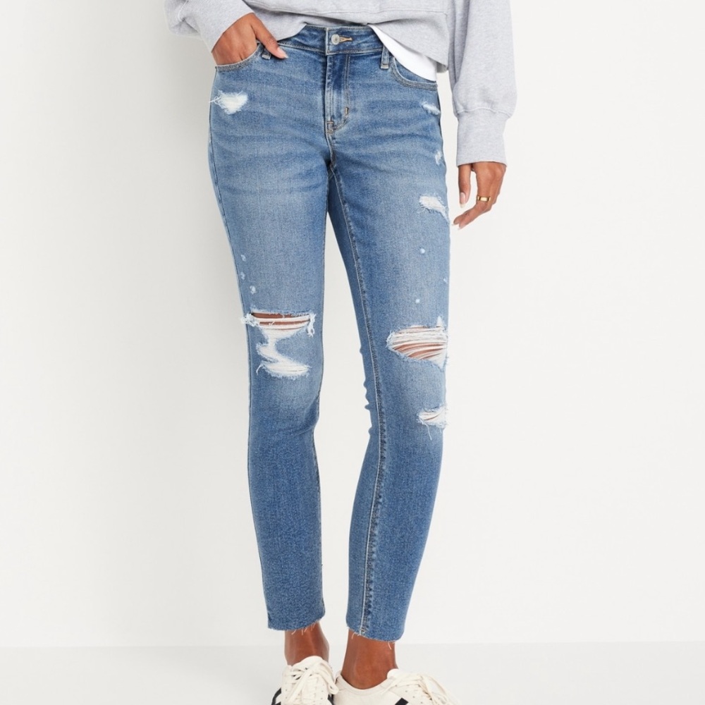 Old navy Mid-Rise Rockstar Super-Skinny Ankle
Jeans